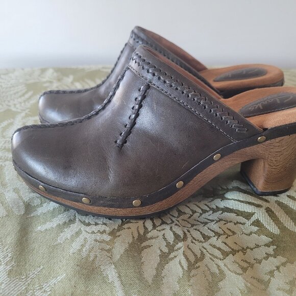 Clarks Artisan Studded Leather Clogs - Picture 6 of 8